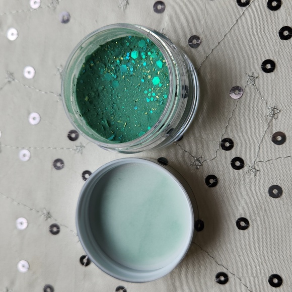 New Revel Nail Emerald Dip Powder - Picture 8 of 9